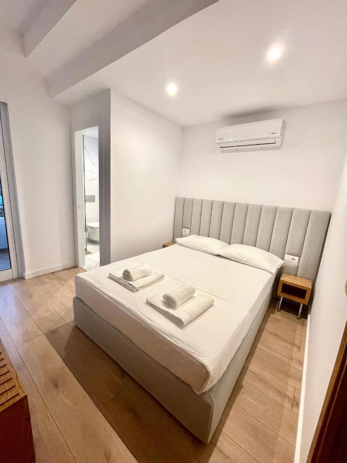 Hotel Aulona Sarandë Exteriör bild