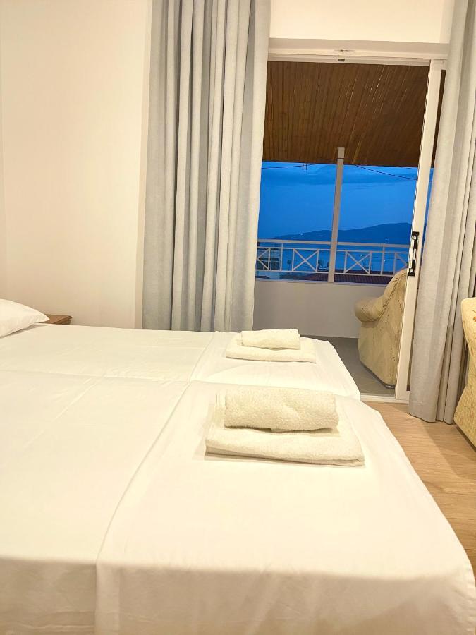 Hotel Aulona Sarandë Exteriör bild