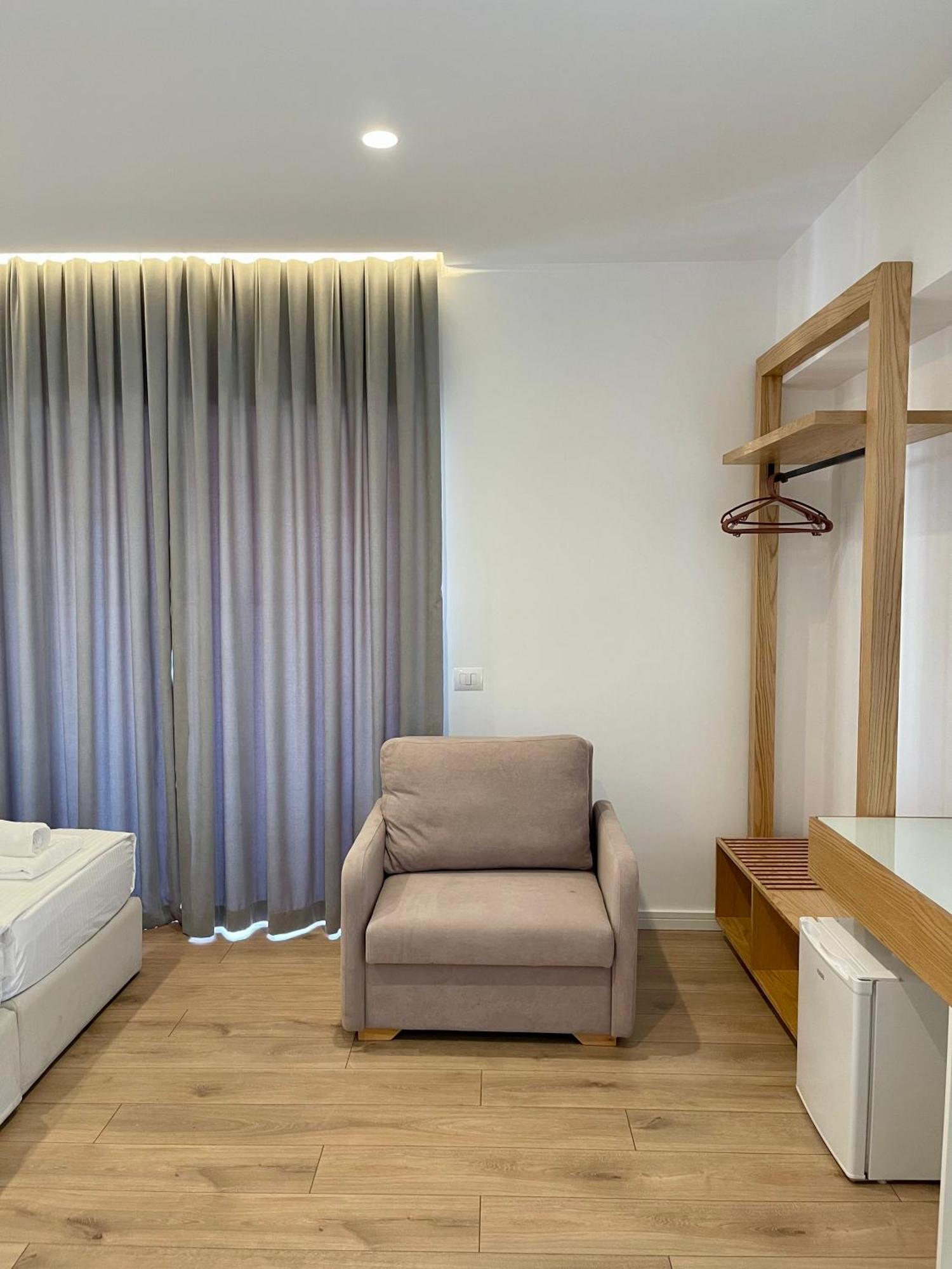 Hotel Aulona Sarandë Exteriör bild