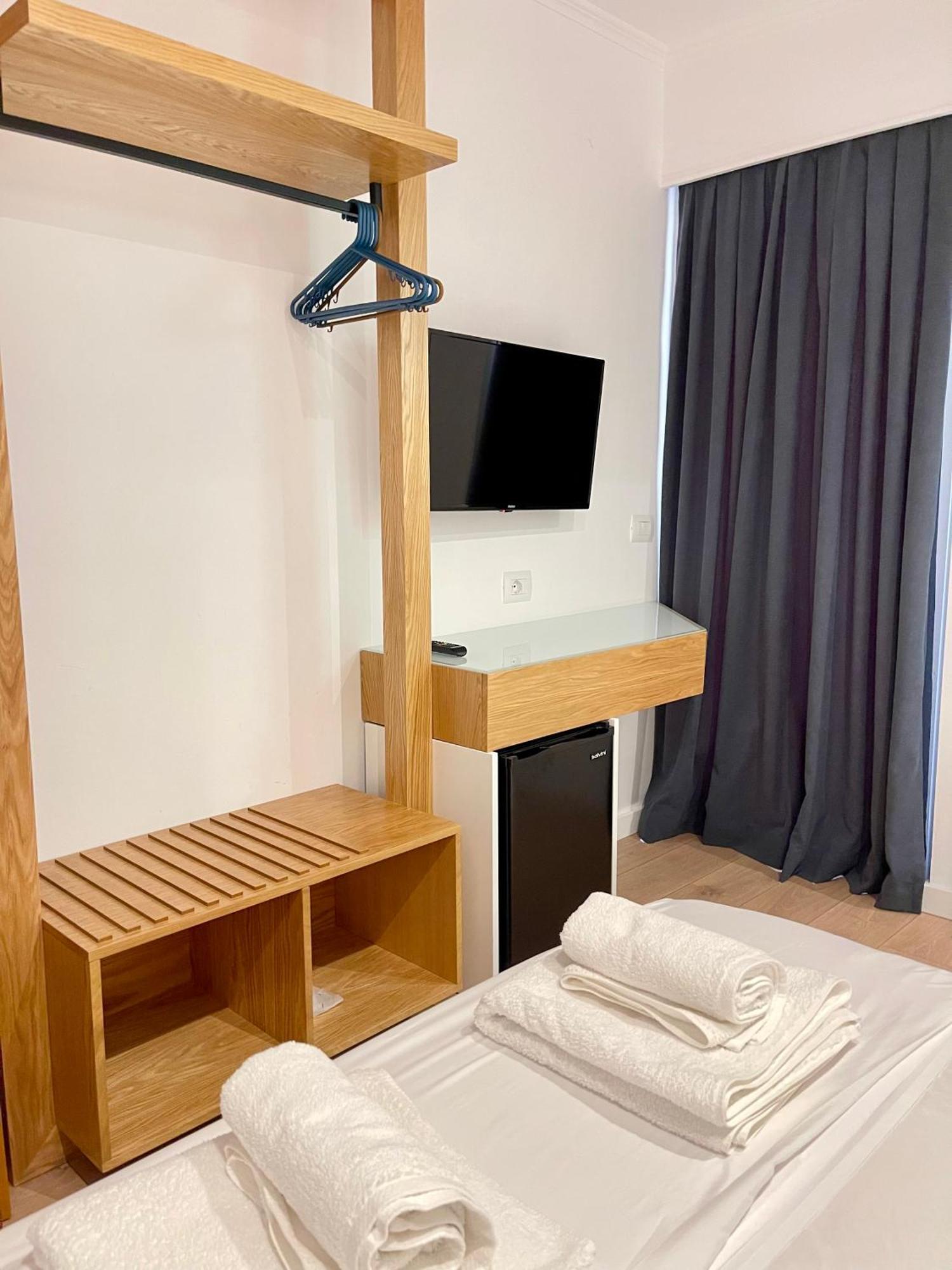 Hotel Aulona Sarandë Exteriör bild