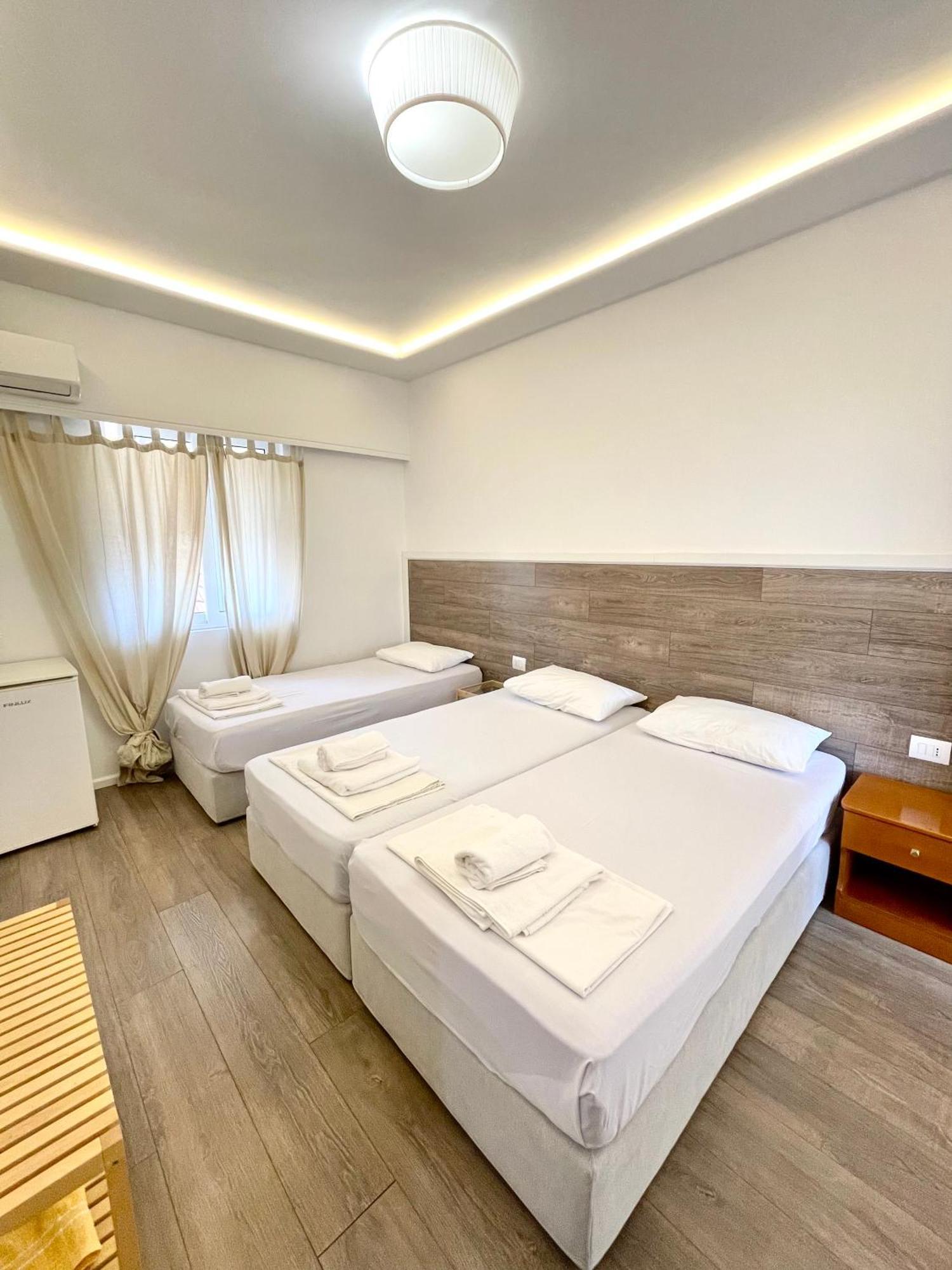 Hotel Aulona Sarandë Exteriör bild