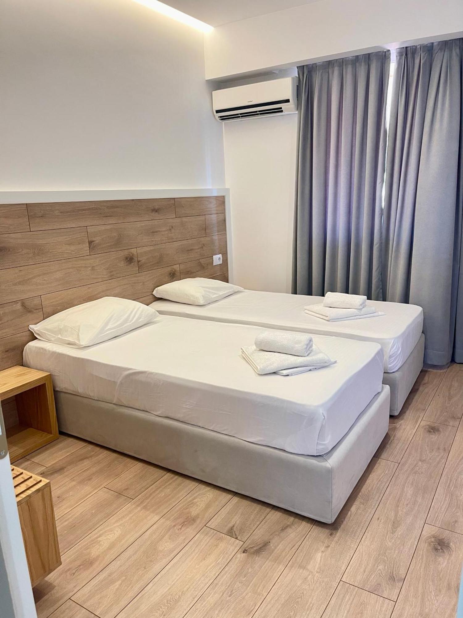 Hotel Aulona Sarandë Exteriör bild