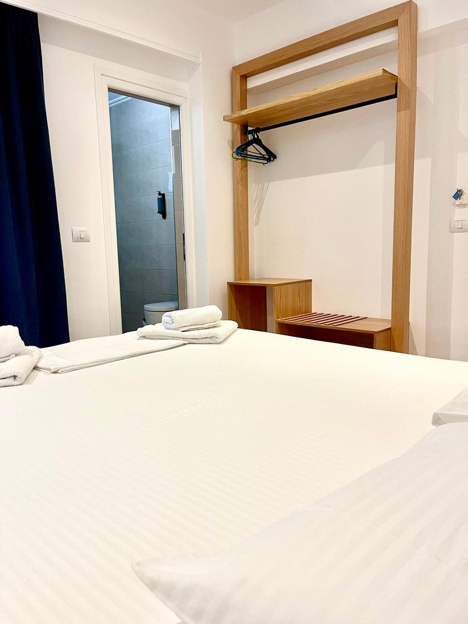 Hotel Aulona Sarandë Exteriör bild
